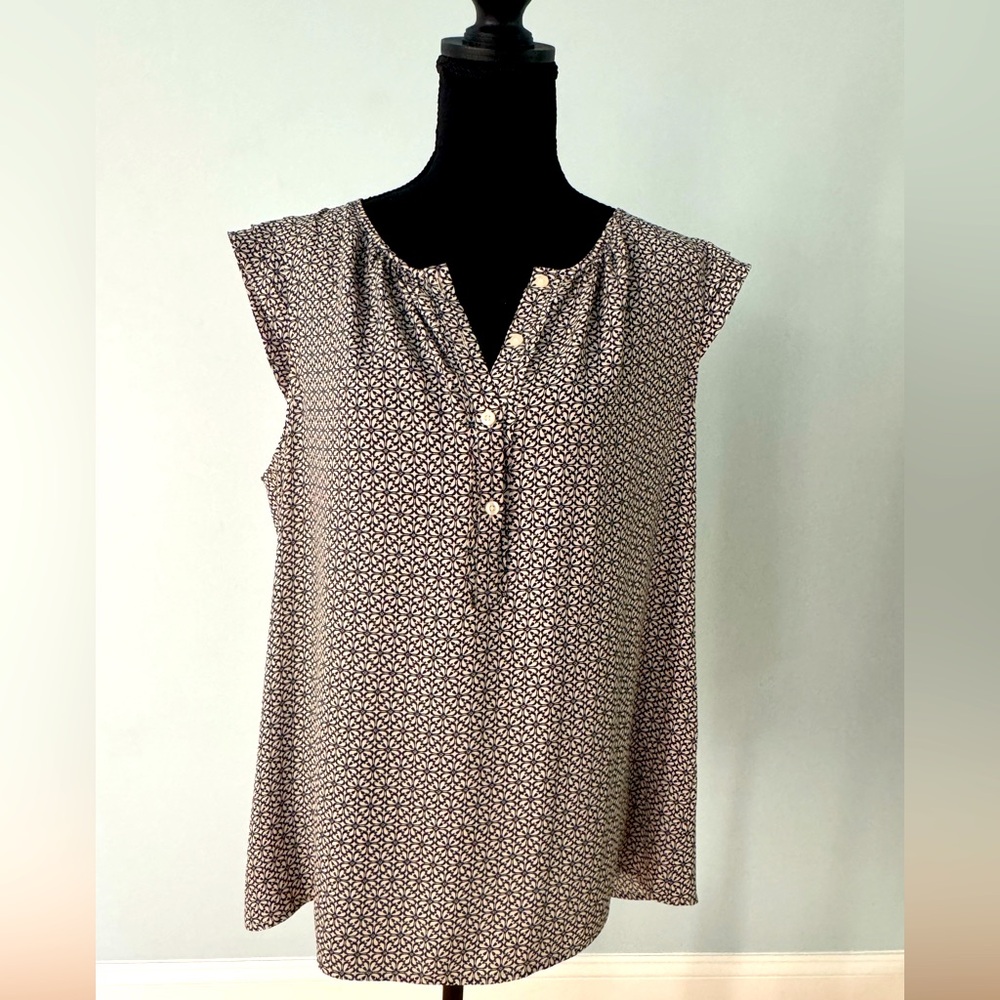 Black and White Patterned Women's Top